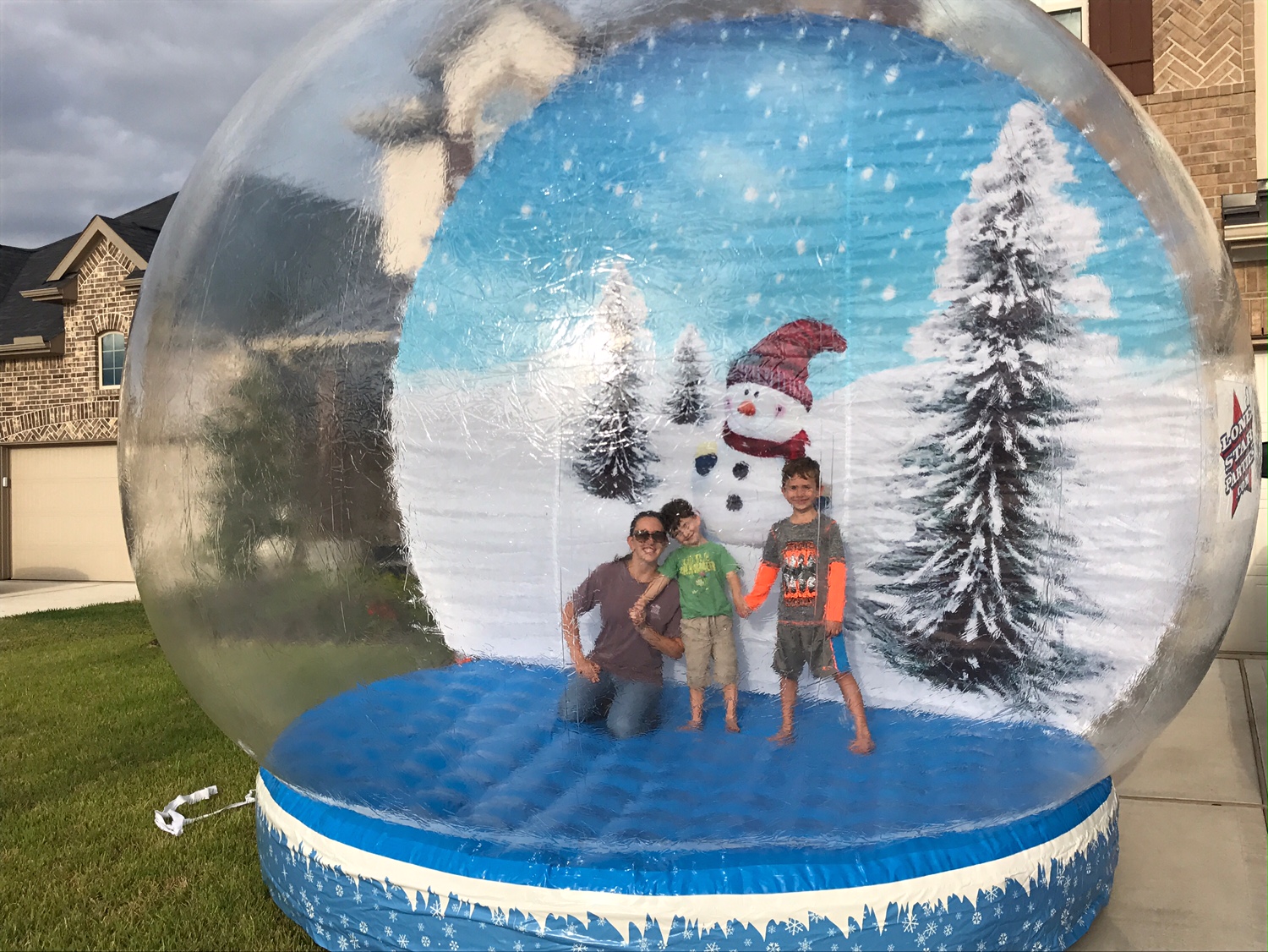 rent snow globe